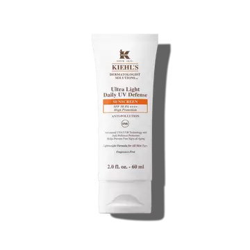 Eine 30-ml-Flasche Kiehl’s Ultra-Light Daily UV Defense vor weißem Hintergrund.