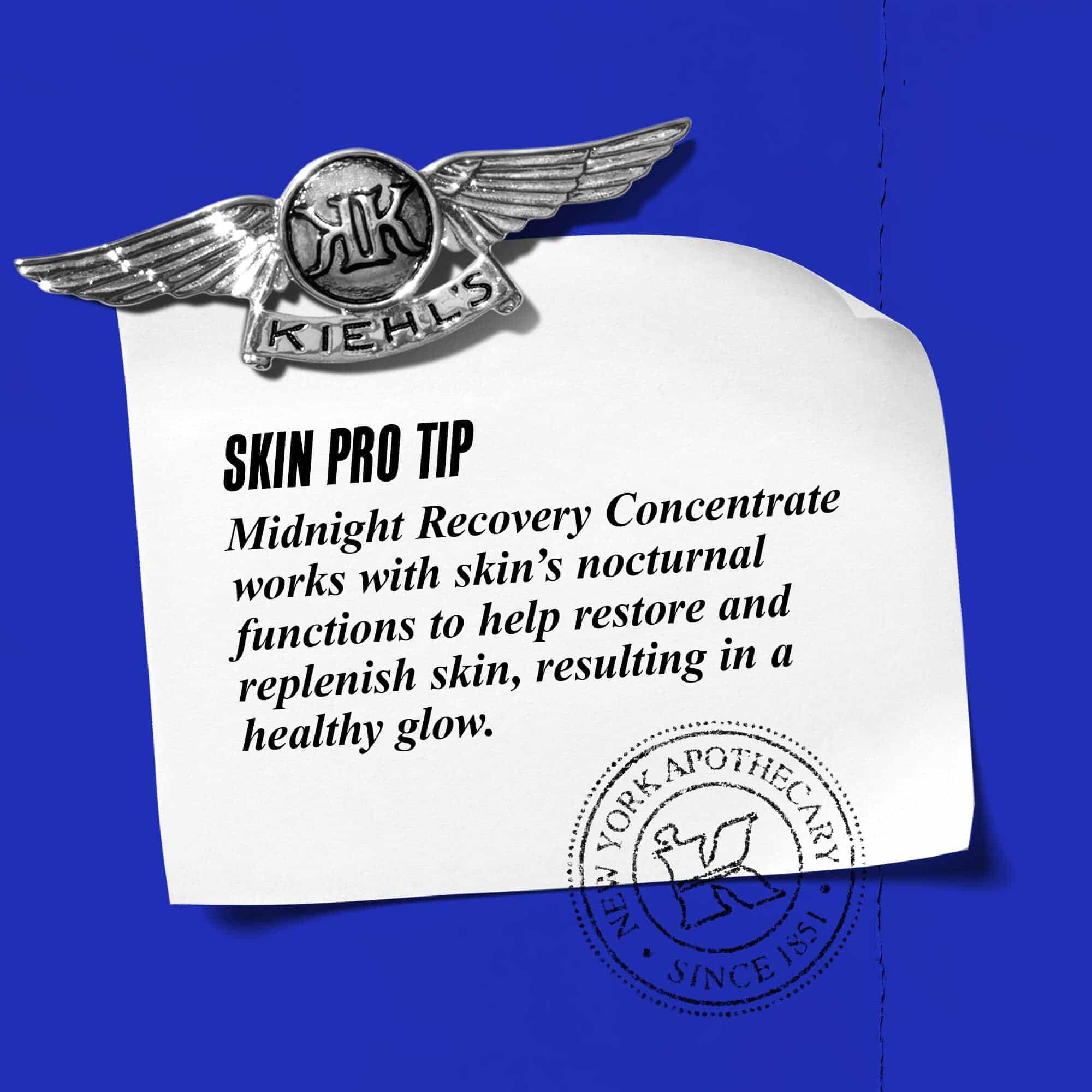 Grafik mit Text: „Profi-Tipp: Midnight Recovery Concentrate arbeitet mit den nachtlichen Funktionen der Haut zusammen, um die Haut wiederherzustellen und aufzufullen, was zu einem gesunden Strahlen fuhrt.“