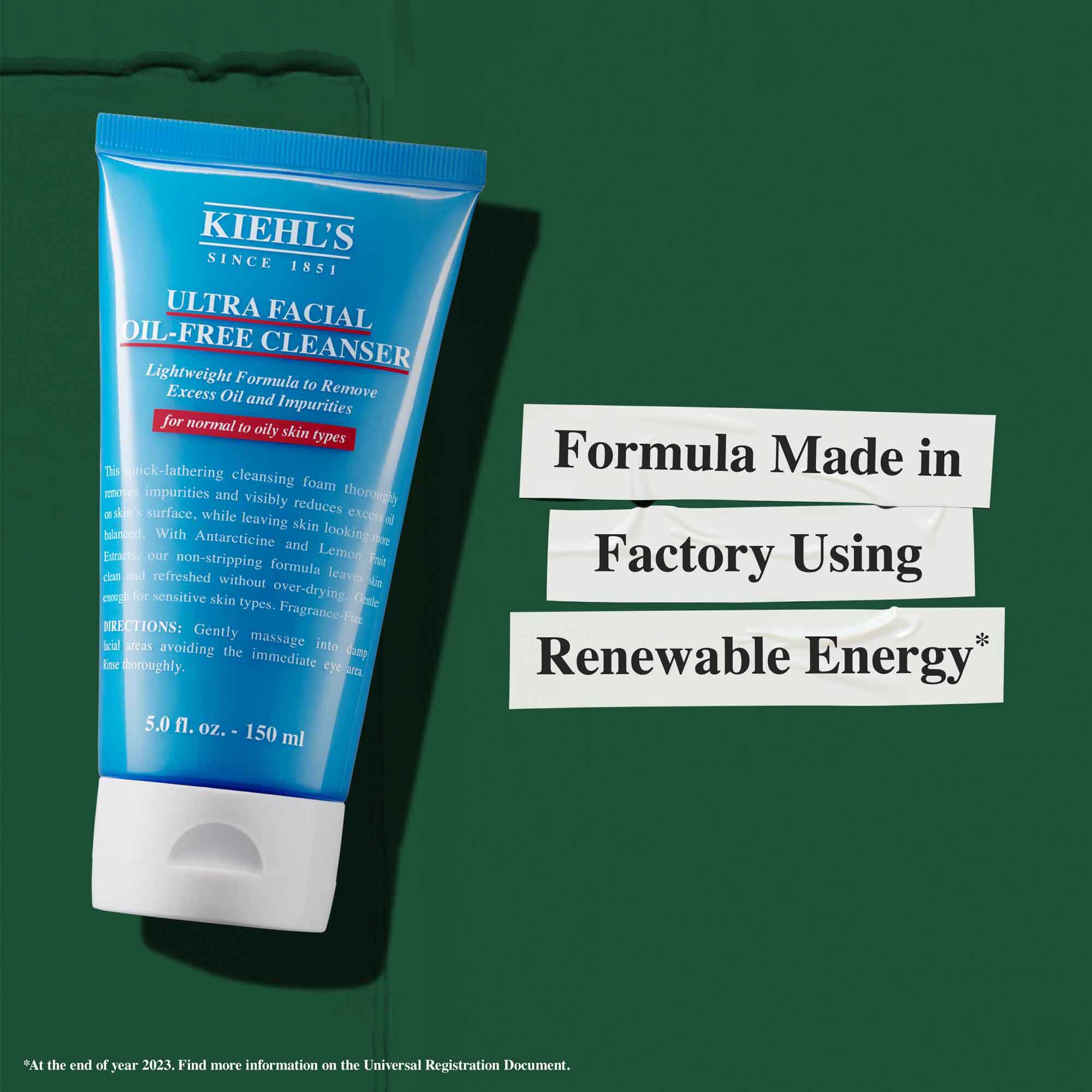 Eine Tube Ultra Facial Oil-Free Cleanser mit dem Text „Formel hergestellt in einem Werk mit erneuerbarer Energie.“