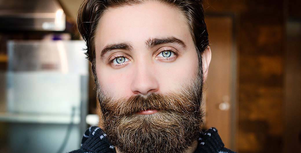 Portrait einer Person mit Vollbart