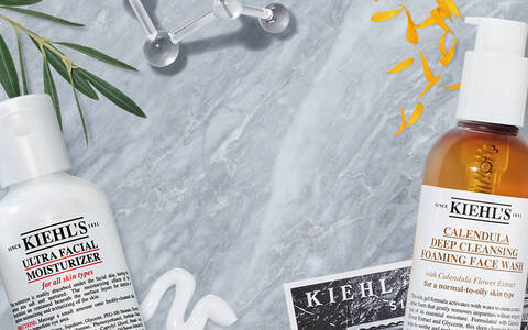 Produkte fur trockene Haut von Kiehls im Hintergrund
