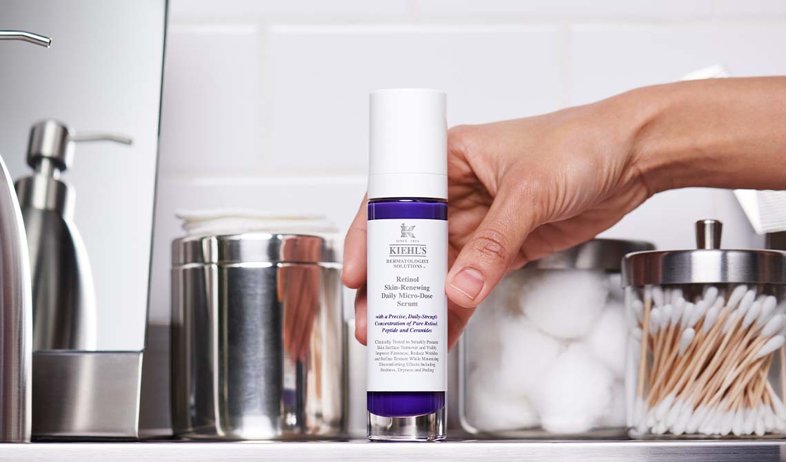 Retinol Produktbild im Badezimmer